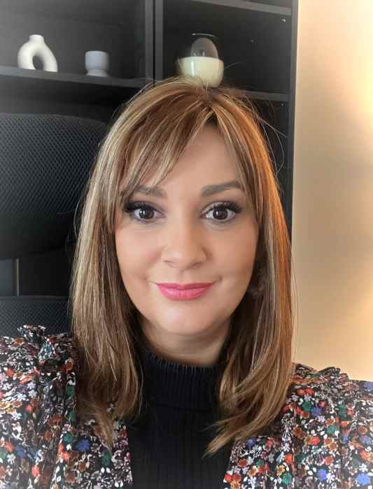 KAREN DUMAS
