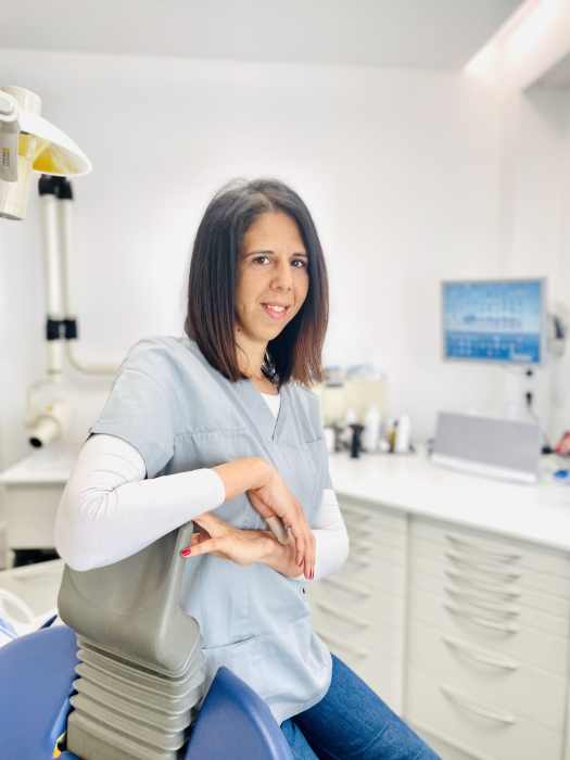 Dr Ilanit Yiflach, Chirurgien dentiste à Versailles