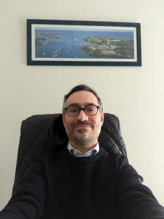 Dr François Caraty
