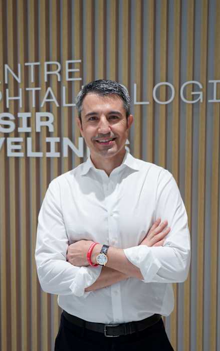Dr Adolfo Espino Garcia, Ophtalmologue à Plaisir