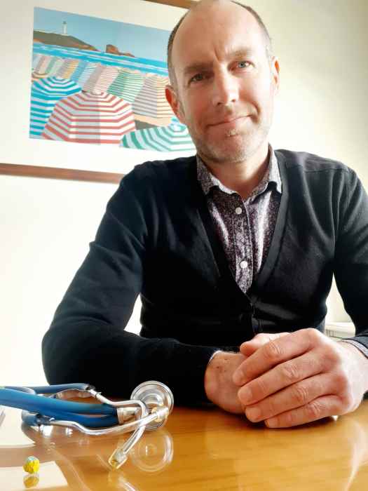 Dr ERIC DAIREAUX