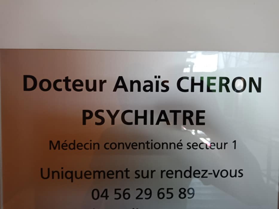 Dr Anais Cheron