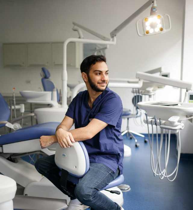 Dr Marwane NAIMI