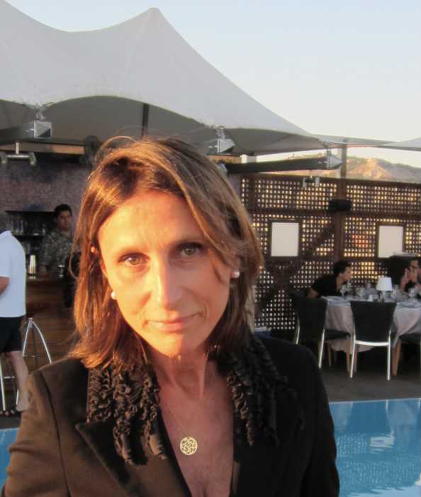 Dr Véronique Falson