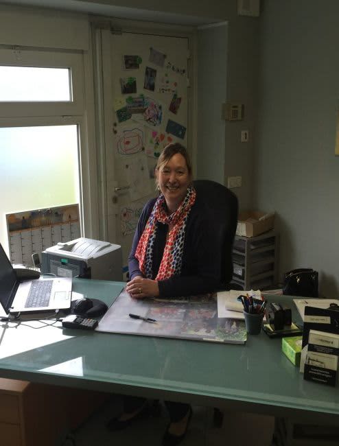 Dr LAURENCE VANDEWALLE