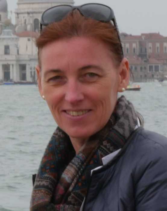 Dr Anne Giard