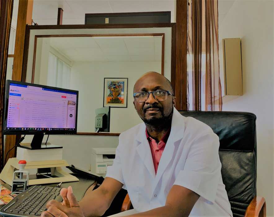 Dr Guy Mozogo 