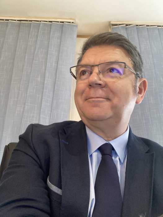 Dr Adrien Xhuvani
