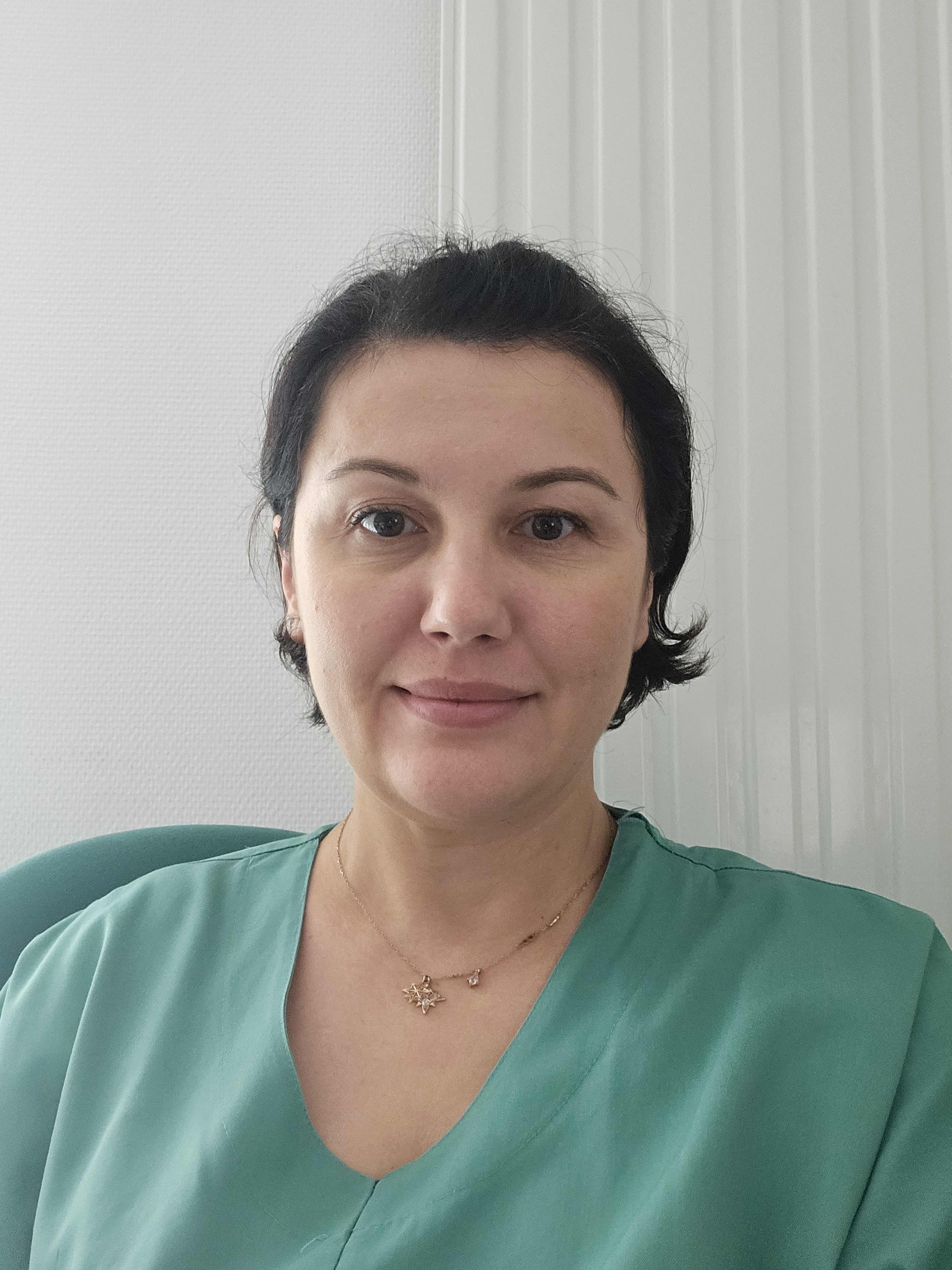 Dr Laura PILATEC, Gynécologue obstétricien à Mayenne