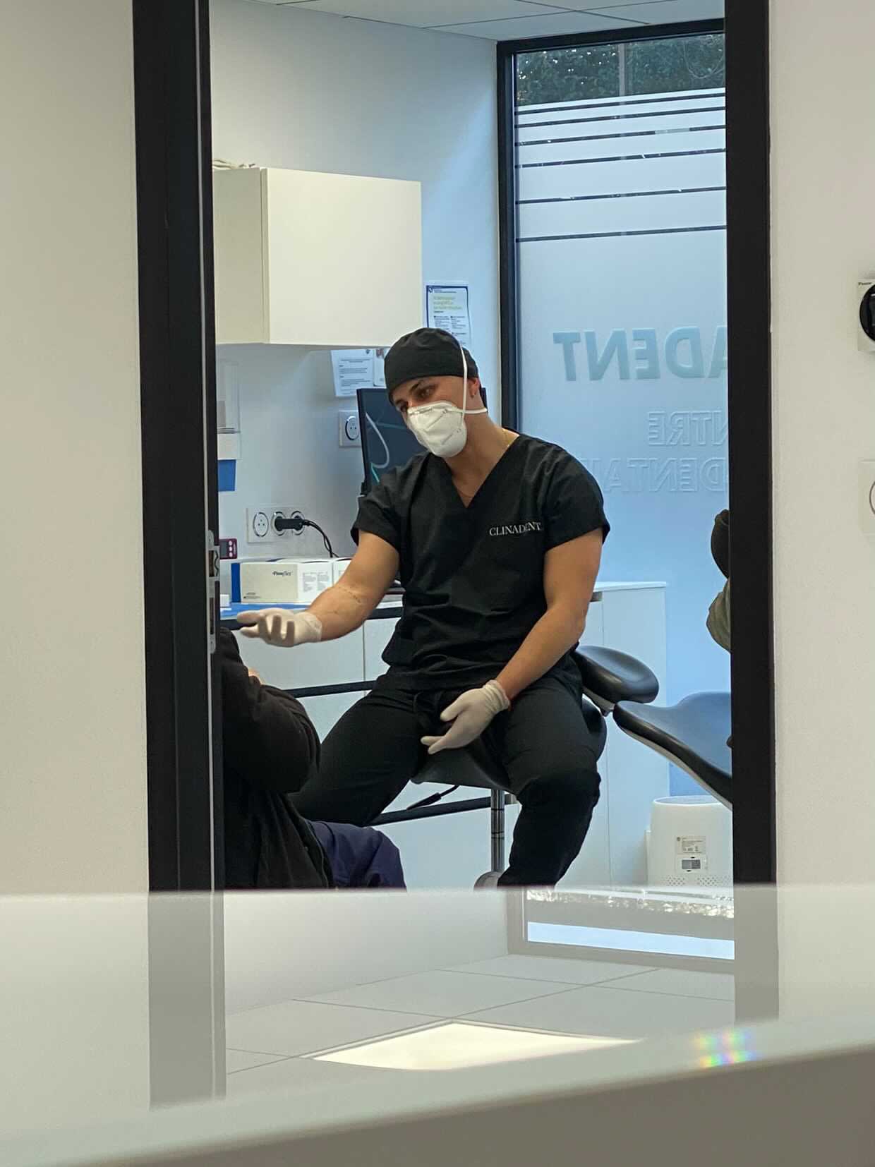 Centre Dentaire à Saint denis Nobel Santé + Pascal VALLIORGUES, Chirurgien-dentiste à Paris : Prenez RDV en ligne